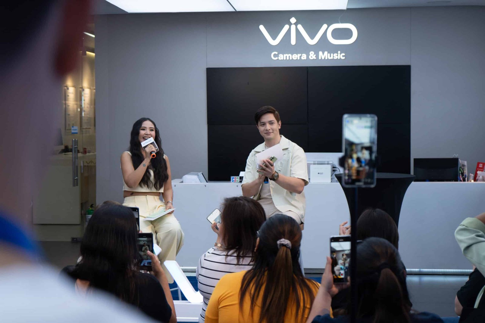 Alden Richards compartilha seu novo bebê: vivo Y100 - vivo x ZEISS Global Imaging Partnership (X Series)