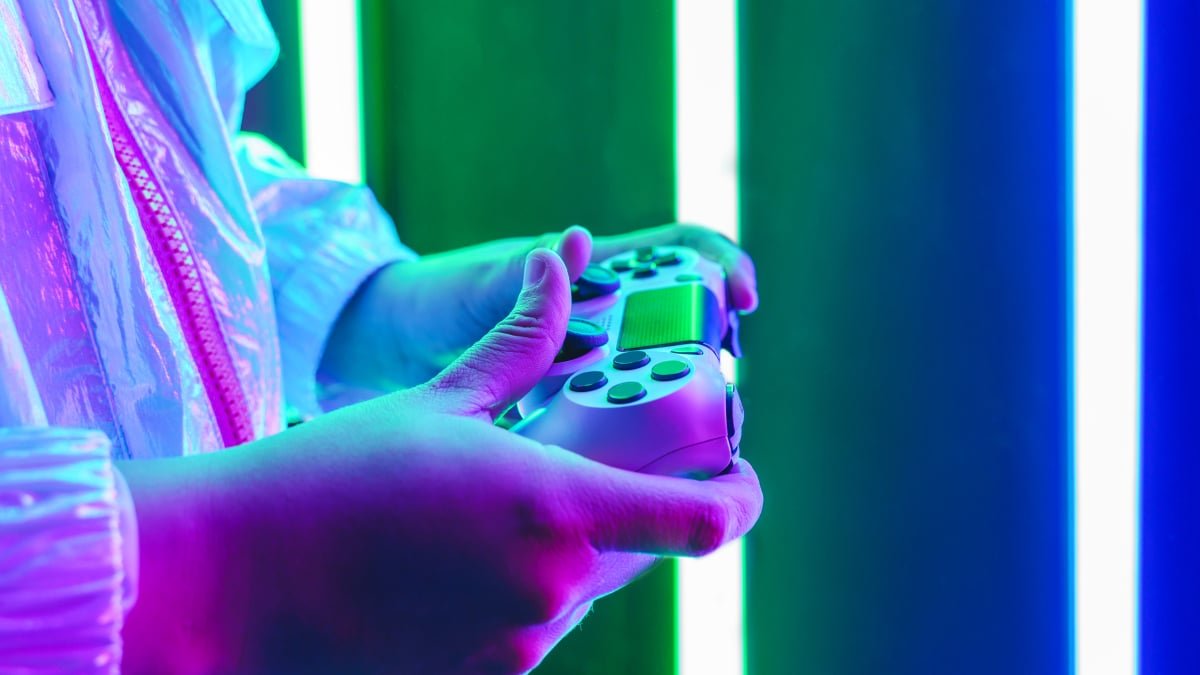 Confira esses monitores futuristas de jogos e IA estreando na CES 2025